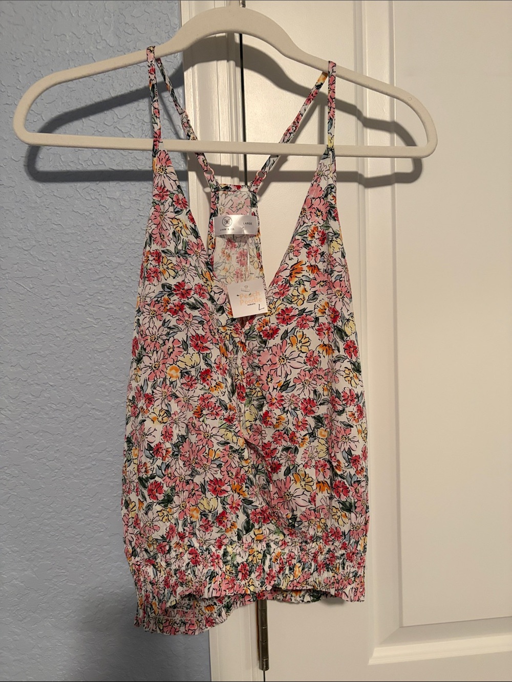 Liam & Co. NWT Floral V-Neck Cami Tank Top - Pink Multi